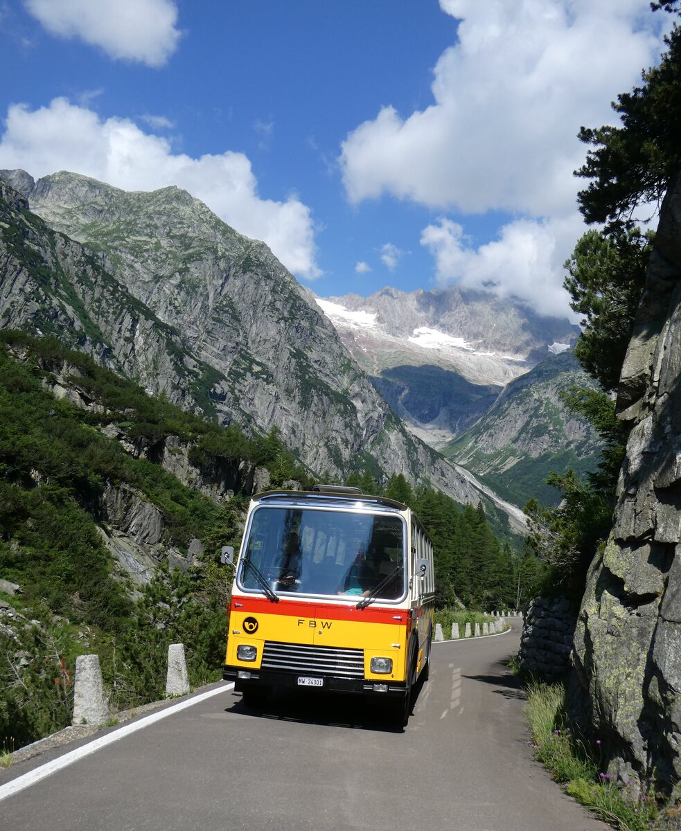 (277'393) - Lambach, Gommiswald - NW 24'301 - FBW/Eggli (ex Tanner+Lambach, Reigoldswil; ex Lambach, Rieden; ex Meier, Grt; ex AVG Grindelwald Nr. 13; ex P 24'182) am 1. Juli 2025 auf der alten Grimselstrasse
