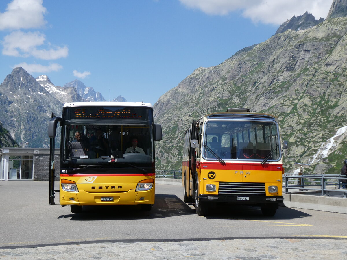 (277'421) - PostAuto Bern - Nr. 73/BE 171'453/PID 5624 - Setra (ex AVG Meiringen Nr. 73) + Lambach, Gommiswald - NW 24'301 - FBW/Eggli (ex Tanner+Lambach, Reigoldswil; ex Lambach, Rieden; ex Meier, Grt; ex AVG Grindelwald Nr. 13; ex P 24'182) am 1. Juli 2025 in Grimsel, Hospiz 