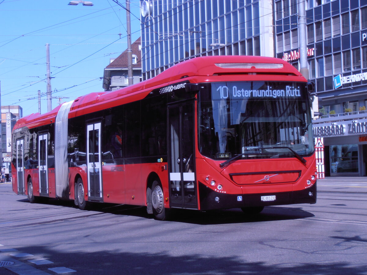 (277'712) - Bernmobil, Bern - Nr. 230/BE 883'230 - Volvo am 9. Juli 2025 beim Bahnhof Bern