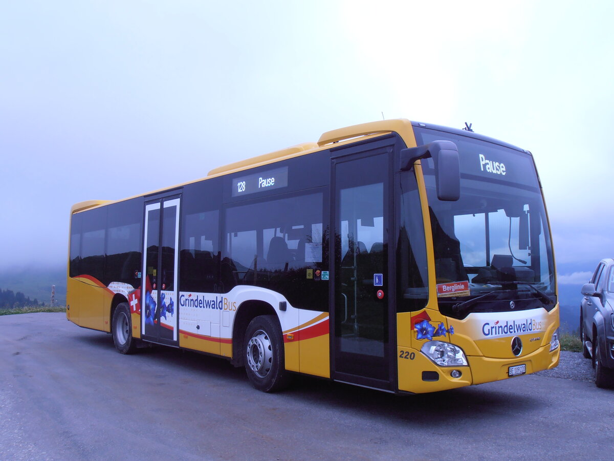 (277'857) - GrindelwaldBus, Grindelwald - Nr. 220/BE 109'220 - Mercedes am 15. Juli 2025 auf der Grossen, Scheidegg