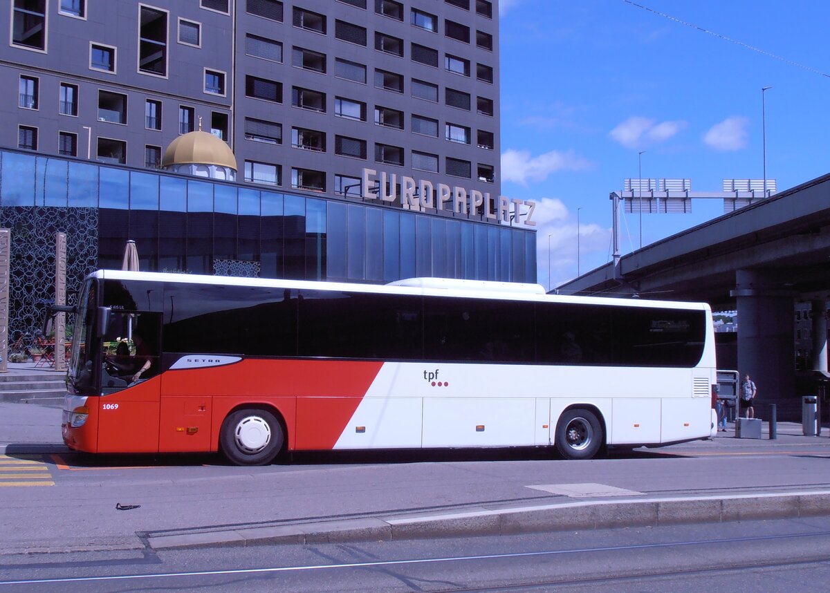 (277'891) - TPF Fribourg - Nr. 106/FR 301'575 - Setra (ex CJ Tramelan Nr. 122) am 17. Juli 2025 beim Bahnhof Bern Europaplatz