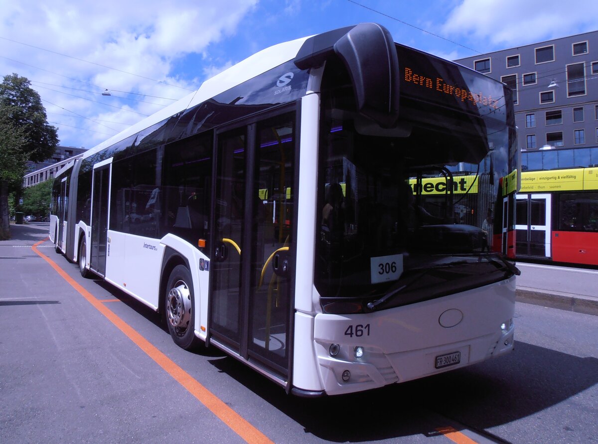 (277'913) - Intertours, Domdidier - Nr. 461/FR 300'461 - Solaris (ex PostBus/A BD 15'719) am 17. Juli 2025 beim Bahnhof Bern Europaplatz