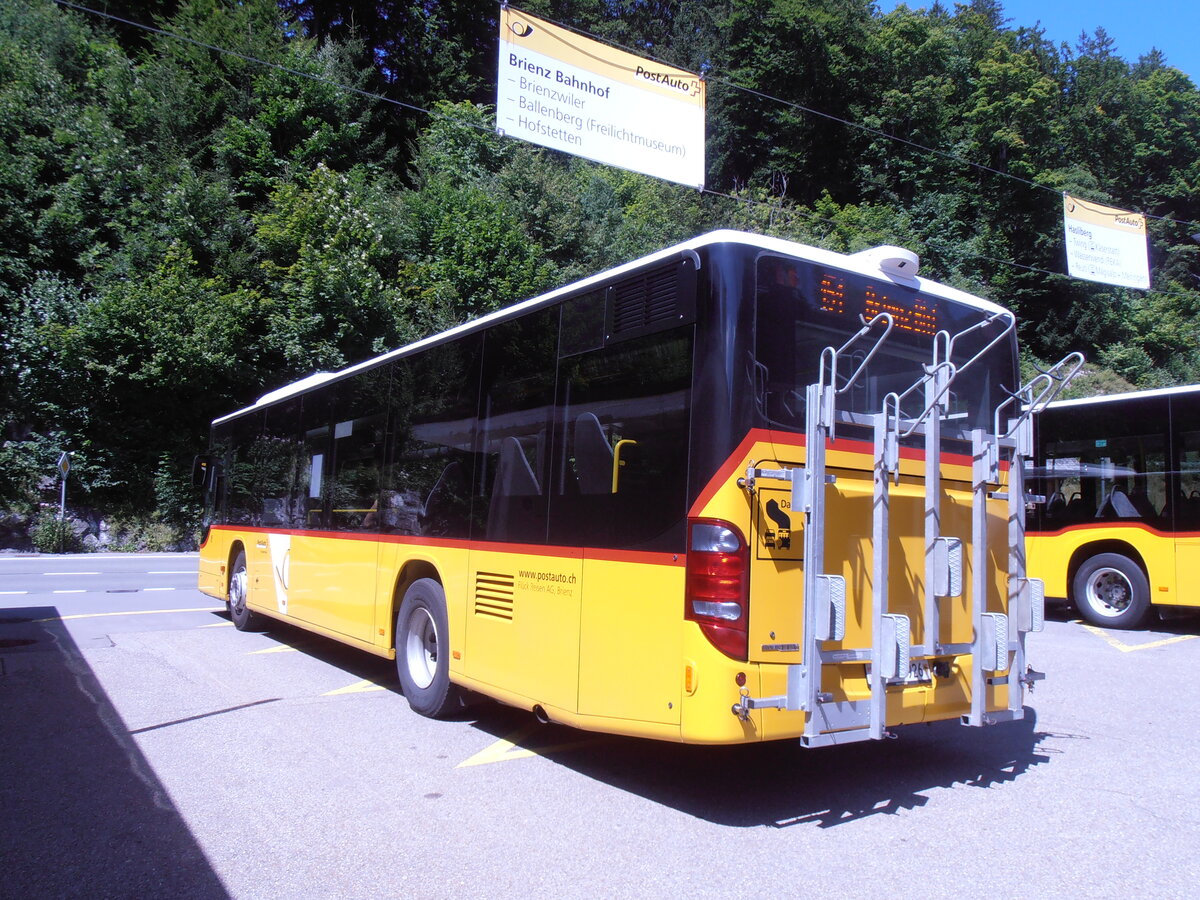 (277'955) - Flck, Brienz - Nr. 8/BE 643'926/PID 5682 - Setra am 18. Juli 2025 auf dem Brnigpass