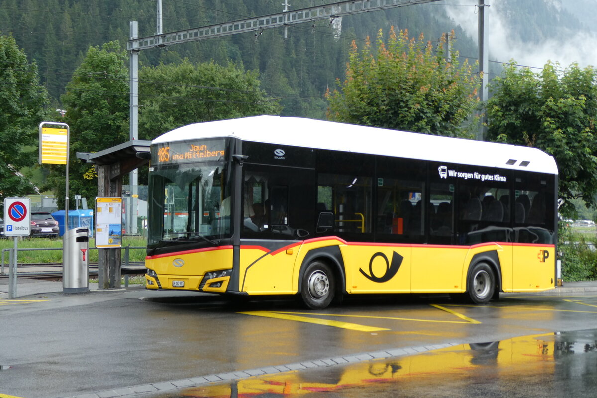 (278'069) - PostAuto Graubnden - GR 162'991/PID 12'081 - eSolaris am 26. Juli 2025 beim Bahnhof Saanen
