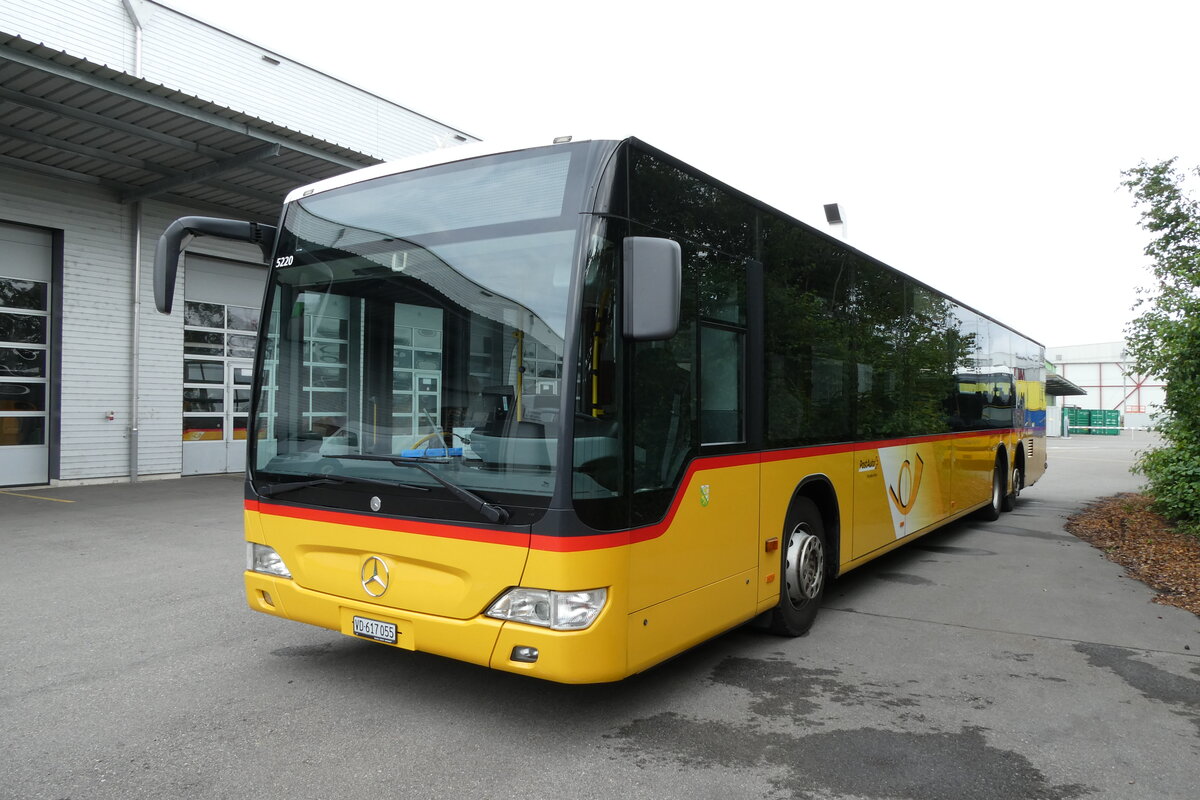 (278'084) - CarPostal Ouest - VD 617'055/PID 5220 - Mercedes (ex PostAuto Ostschweiz; ex PostAuto Ostschweiz Nr. 8) am 27. Juli 2025 in Kerzers, Interbus