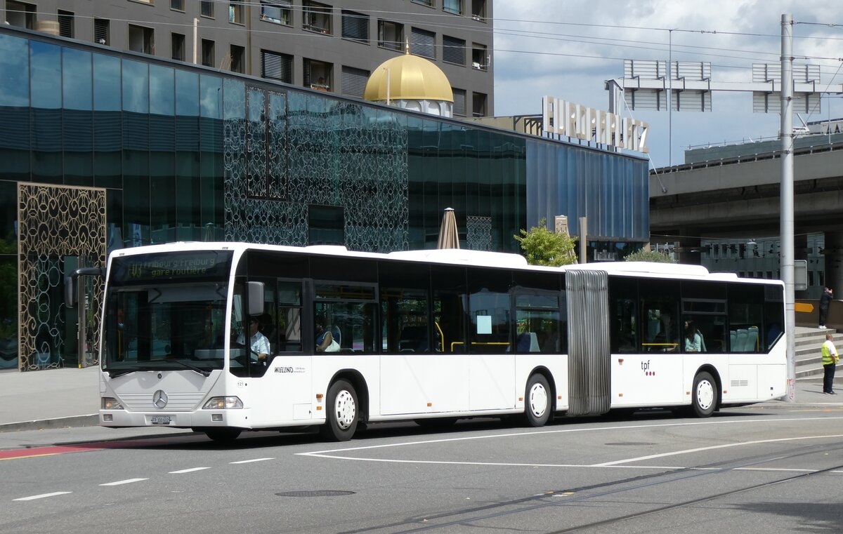 (278'299) - Wieland, Murten - Nr. 121/FR 300'602 - Mercedes (ex Interbus, Yverdon Nr. 211; ex BVB Basel Nr. 792; ex VZO Grningen Nr. 24) am 1. August 2025 beim Bahnhof Bern Europaplatz