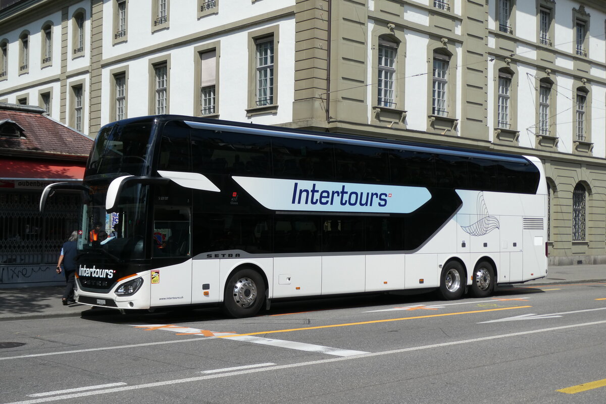 (278'338) - Intertours, Domdidier - FR 300'651 - Setra am 1. August 2025 beim Bahnhof Bern