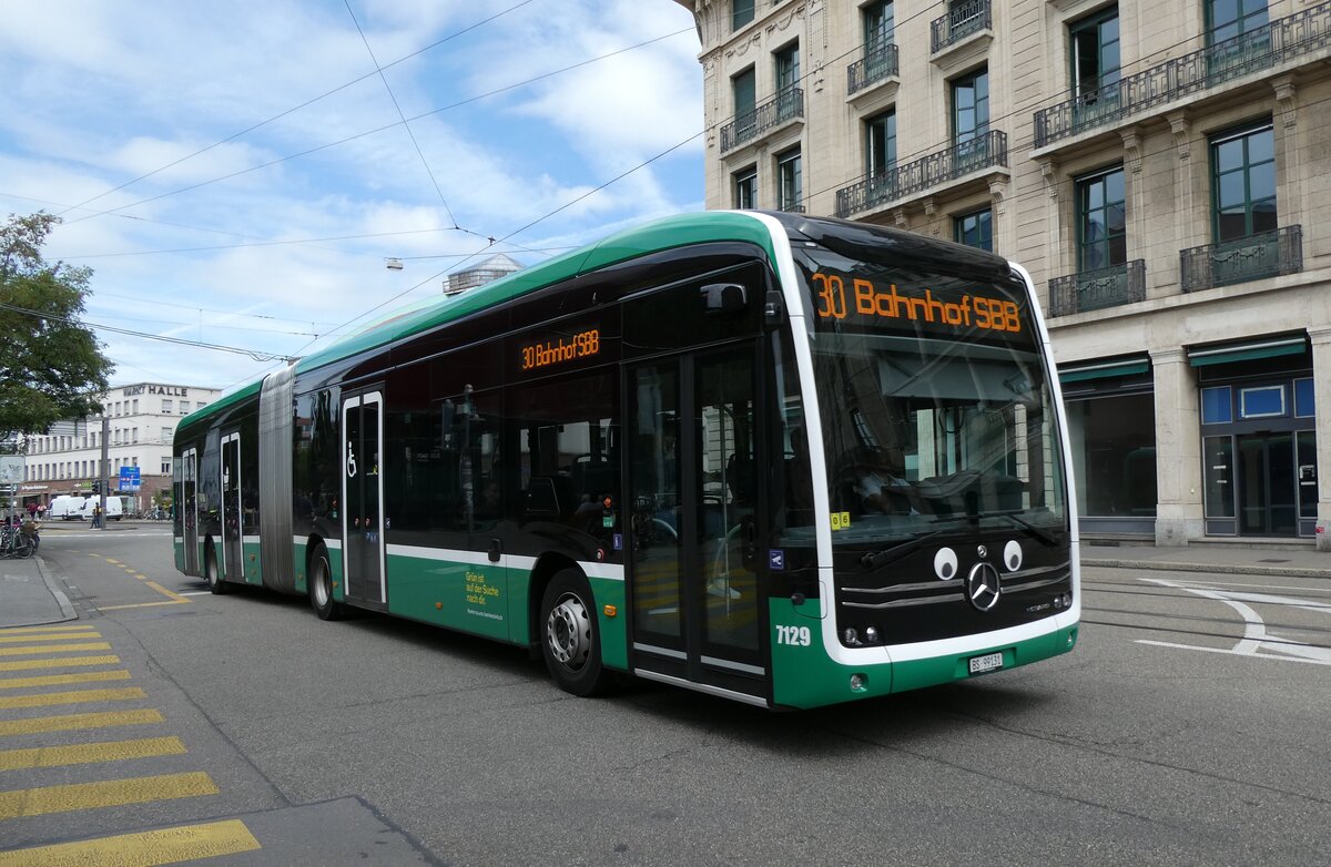 (278'450) - BVB Basel - Nr. 7129/BS 99'131 - eMercedes am 4. August 2025 beim Bahnhof Basel