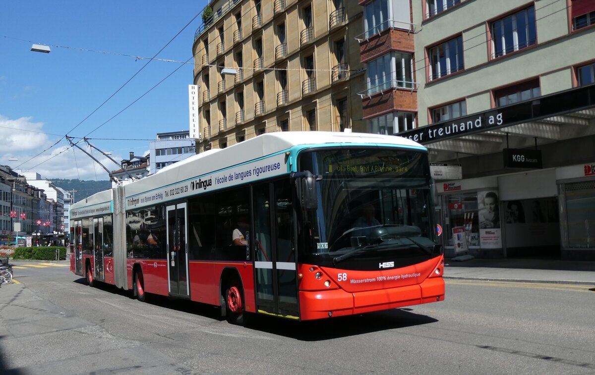 (278'487) - VB Biel - Nr. 58 - Hess/Hess Gelenktrolleybus am 4. August 2025 beim Bahnhof Biel