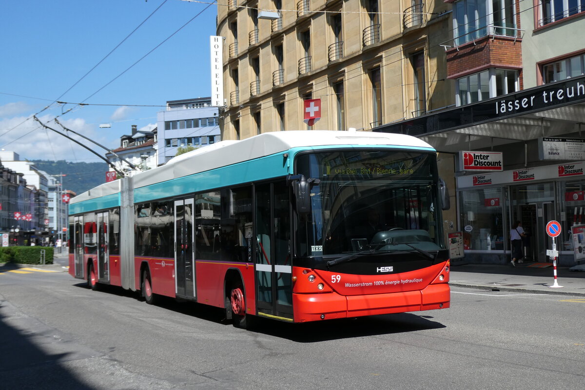 (278'493) - VB Biel - Nr. 59 - Hess/Hess Gelenktrolleybus am 4. August 2025 beim Bahnhof Biel
