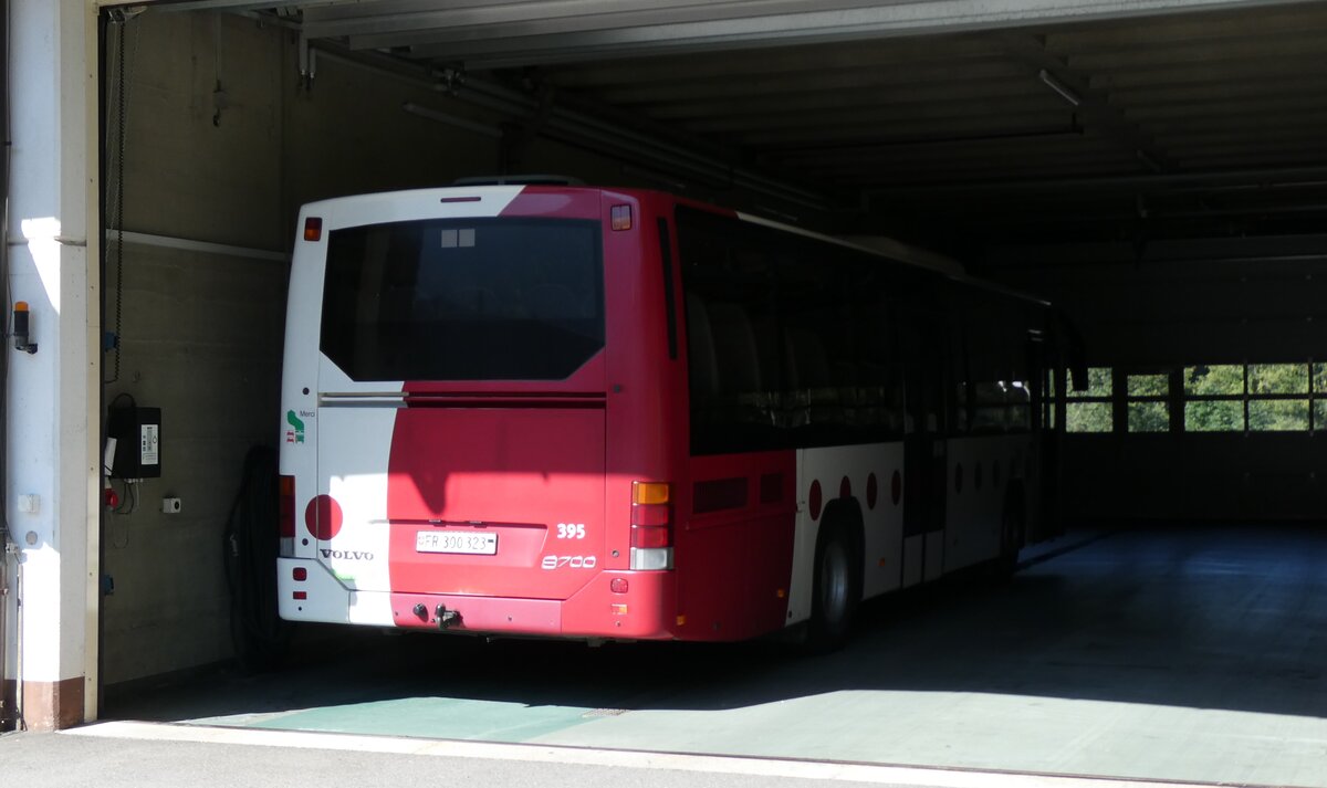 (278'588) - TPF Fribourg - Nr. 395/FR 300'323 - Volvo (ex Nr. 99) am 7. August 2025 in Kappelboden, Garage