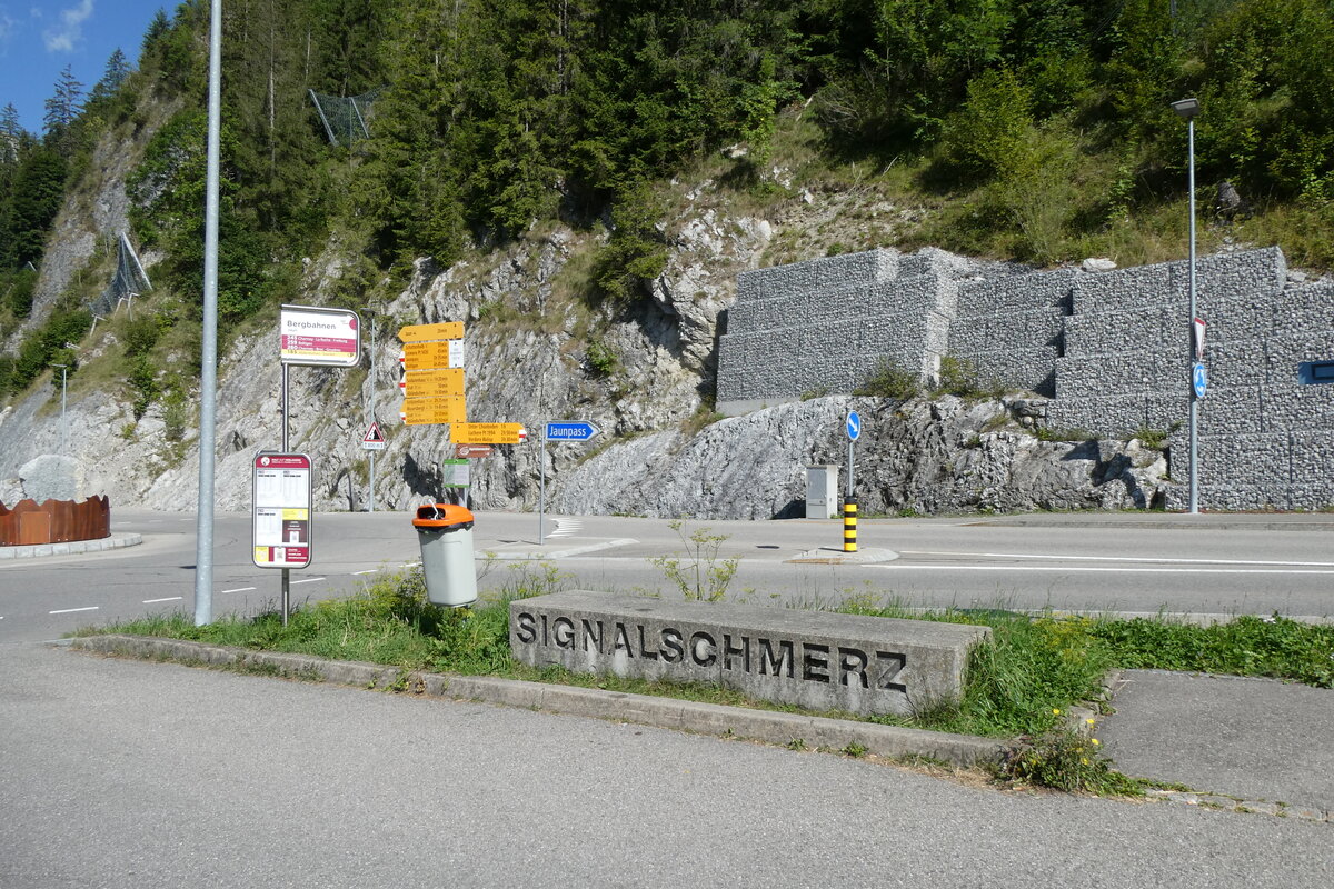(278'592) - TPF/PostAuto-Haltestelle am 7. August 2025 in Jaun, Bergbahnen