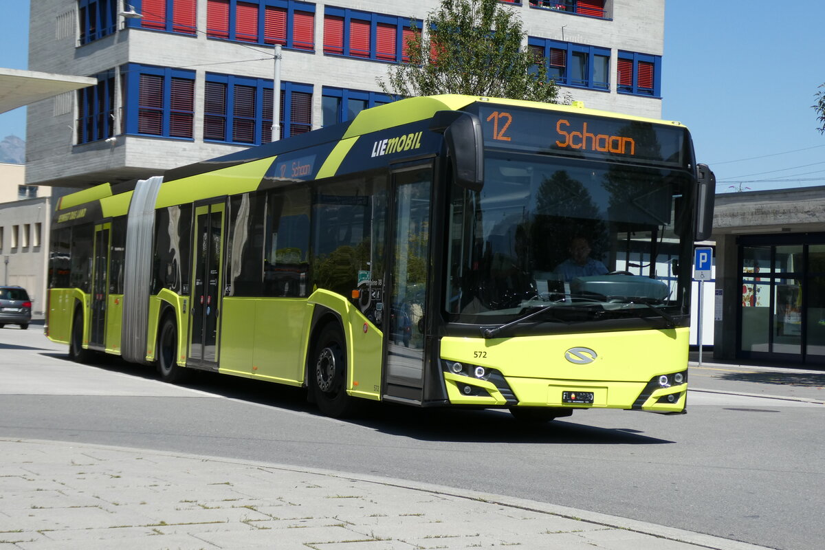 (278'643) - Aus Liechtenstein: BOS PS Anstalt, Vaduz - Nr. 572/FL 40'230 - Solaris am 8. August 2025 beim Bahnhof Buchs