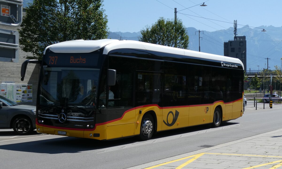 (278'647) - PostAuto Ostschweiz - SG 499'211/PID 12'131 - eMercedes am 8. August 2025 beim Bahnhof Buchs