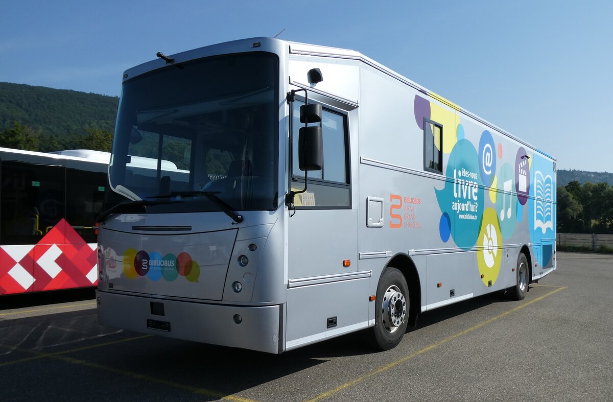 (278'684) - Bibliobus, Delmont - Volvo am 9. August 2025 in Develier, Postgarage