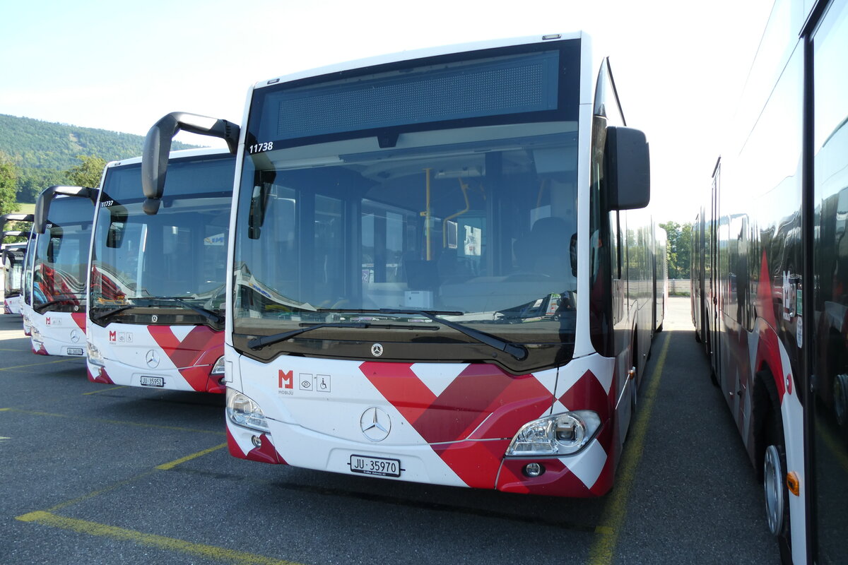 (278'688) - CarPostal Ouest - JU 35'970/PID 11'738 - Mercedes am 9. August 2025 in Develier, Parkplatz