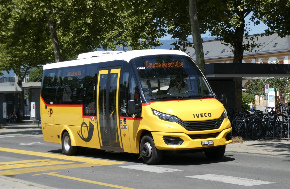 (278'750) - CarPostal Ouest - VD 172'638/PID 12'087 - Iveco/Rosero am 9. August 2025 beim Bahnhof Yverdon