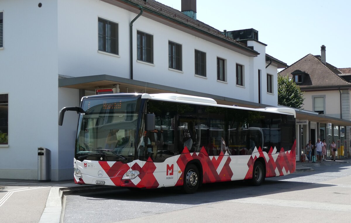 (278'830) - CarPostal Ouest - JU 26'790/PID 10'258 - Mercedes (ex Nr. 5) am 14. August 2025 beim Bahnhof Delmont