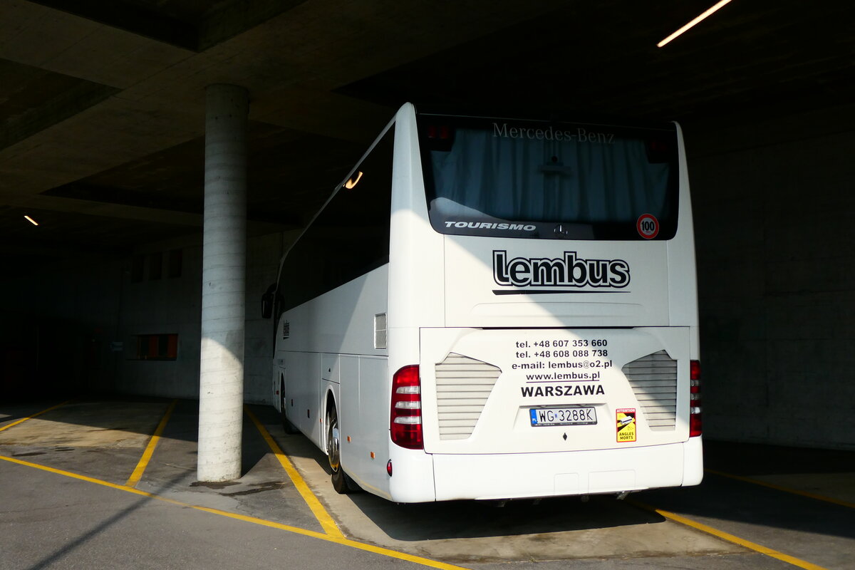 (279'132) - Aus Polen: Lembus, Warszawa - WG 3288K - Mercedes am 17. August 2025 in Avry-devant-Pont, Autobahnraststtte