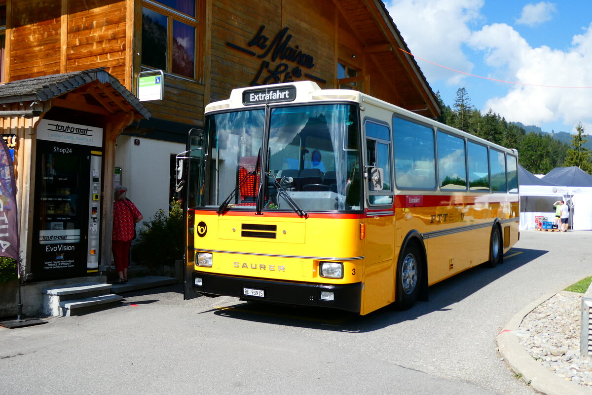 (279'139) - Kolb, Grasswil - Nr. 3/BE 93'915 - Saurer/R&J (ex Schmocker, Stechelberg Nr. 3/PID 2409; ex Schmocker, Stechelberg Nr. 1; ex Gertsch, Stechelberg Nr. 1) am 17. August 2025 in L'Etivaz, Maison de l'Etivaz