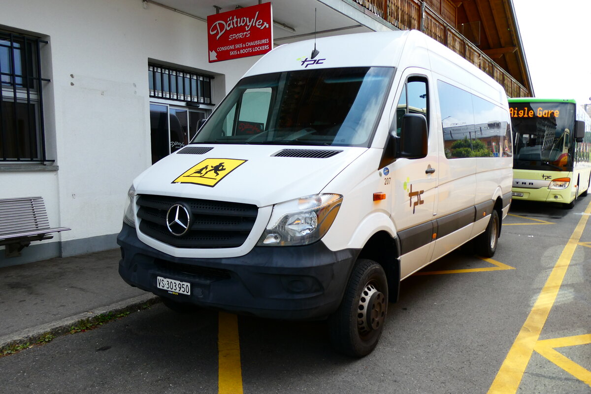 (279'152) - TPC Aigle - Nr. 207/VS 303'950 - Mercedes (ex Schule, Goms) am 17. August 2025 beim Bahnhof Villars-sur-Ollon 