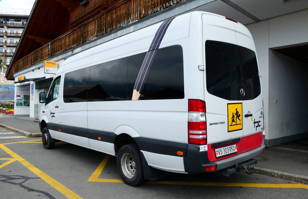 (279'154) - TPC Aigle - Nr. 207/VS 303'950 - Mercedes (ex Schule, Goms) am 17. August 2025 beim Bahnhof Villars-sur-Ollon
