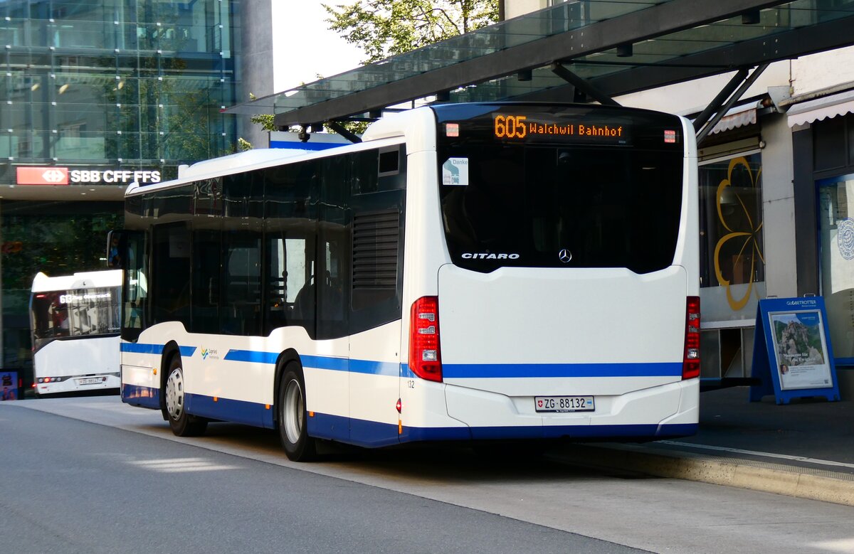 (279'428) - ZVB Zug - Nr. 132/ZG 88'132 - Mercedes am 26. August 2025 beim Bahnhof Zug