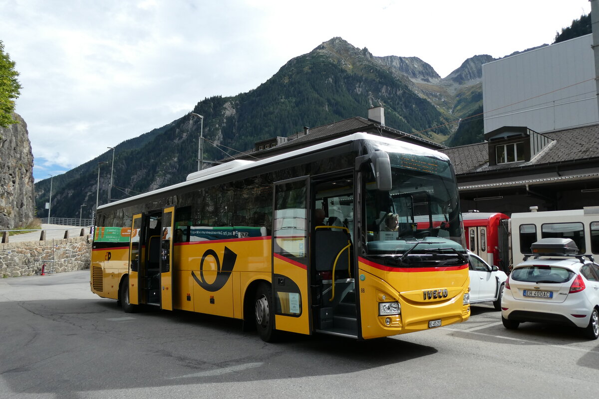 (279'837) - PostAuto Bern - Nr. 88/BE 485'297/PID 10'953 - Iveco am 3. September 2025 beim Bahnhof Gschenen