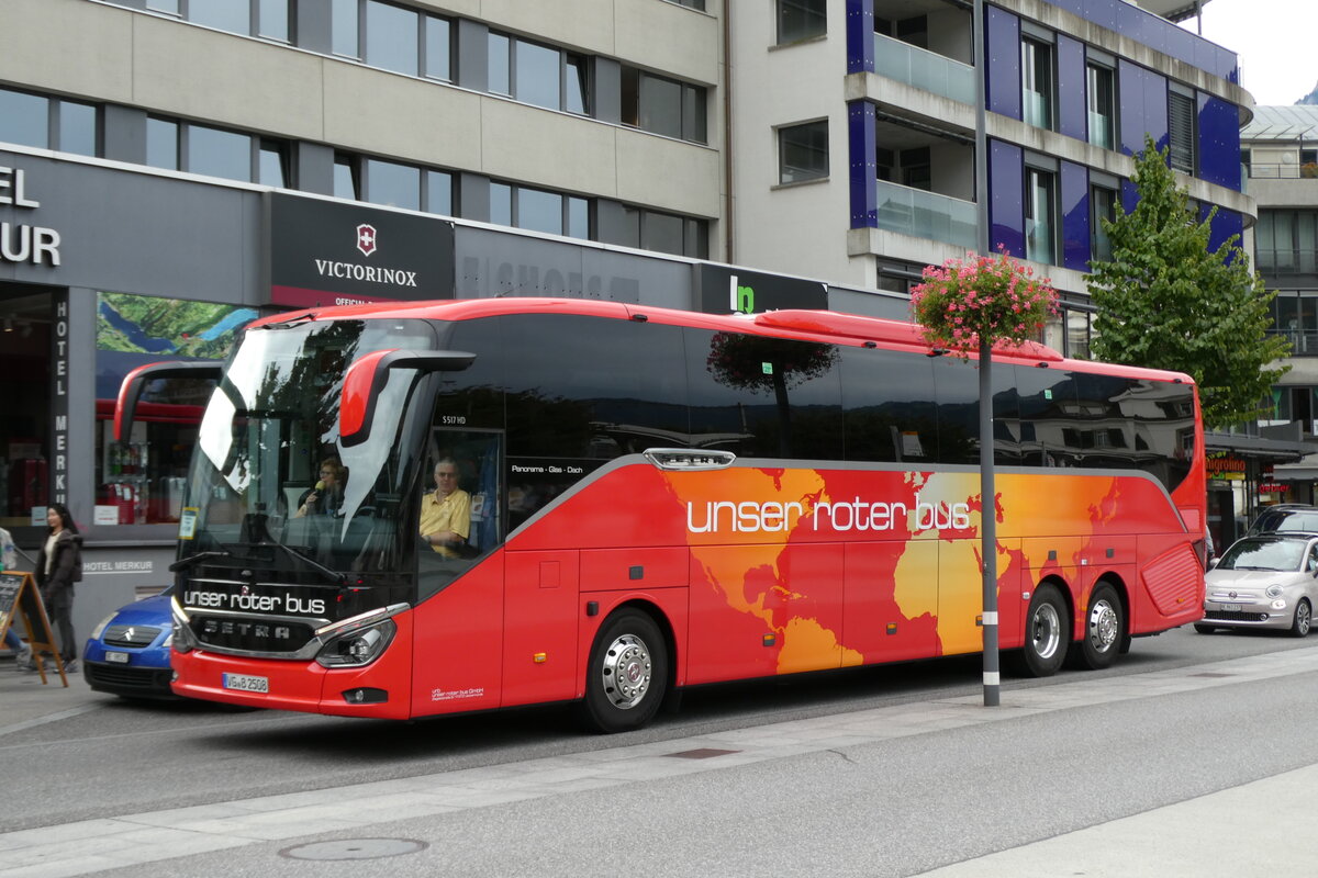(279'875) - Aus Deutschland: Unser Roter Bus, Ueckermnde - VG-B 2508 - Setra am 4. September 2025 beim Bahnhof Interlaken West