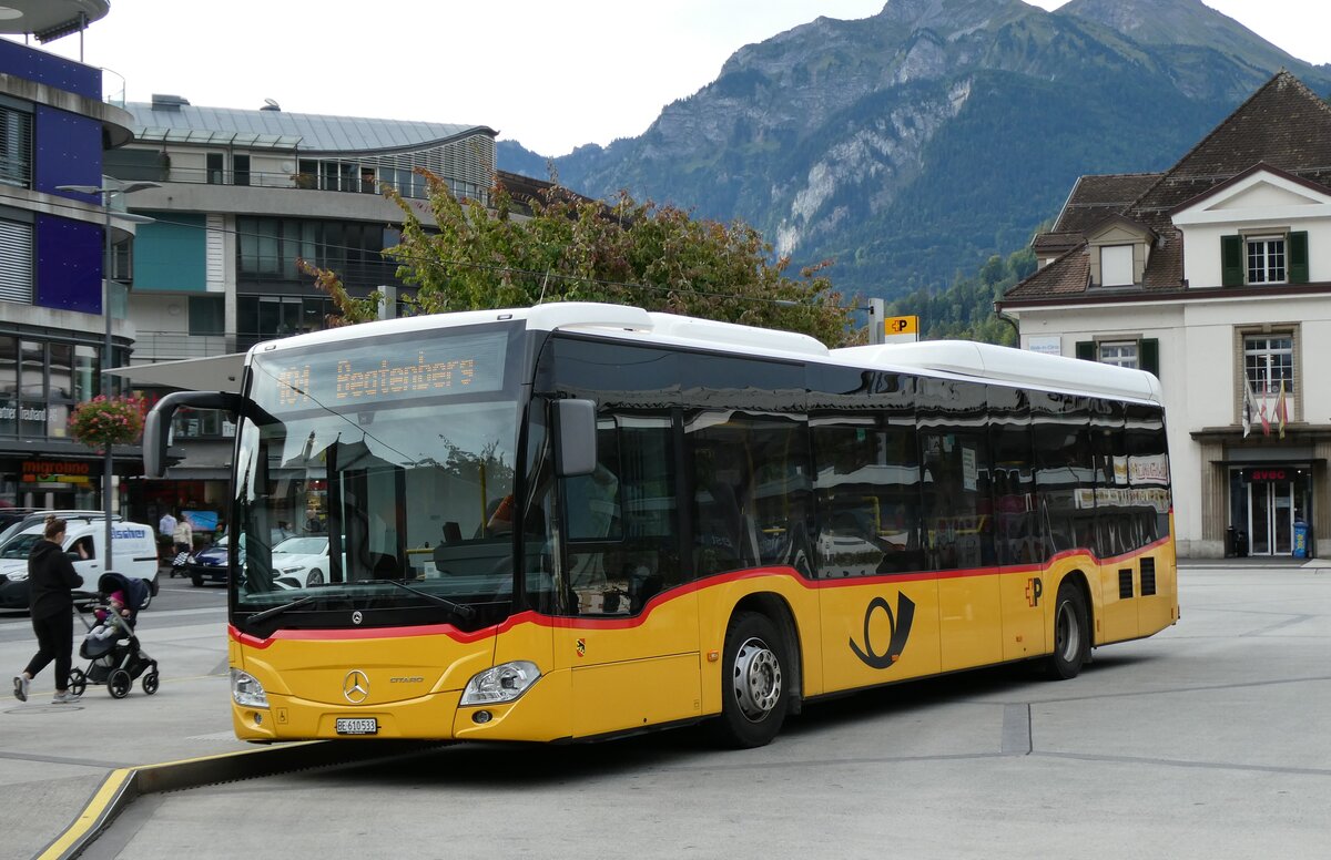 (279'876) - PostAuto Bern - BE 610'533/PID 11'684 - Mercedes am 4. September 2025 beim Bahnhof Interlaken West