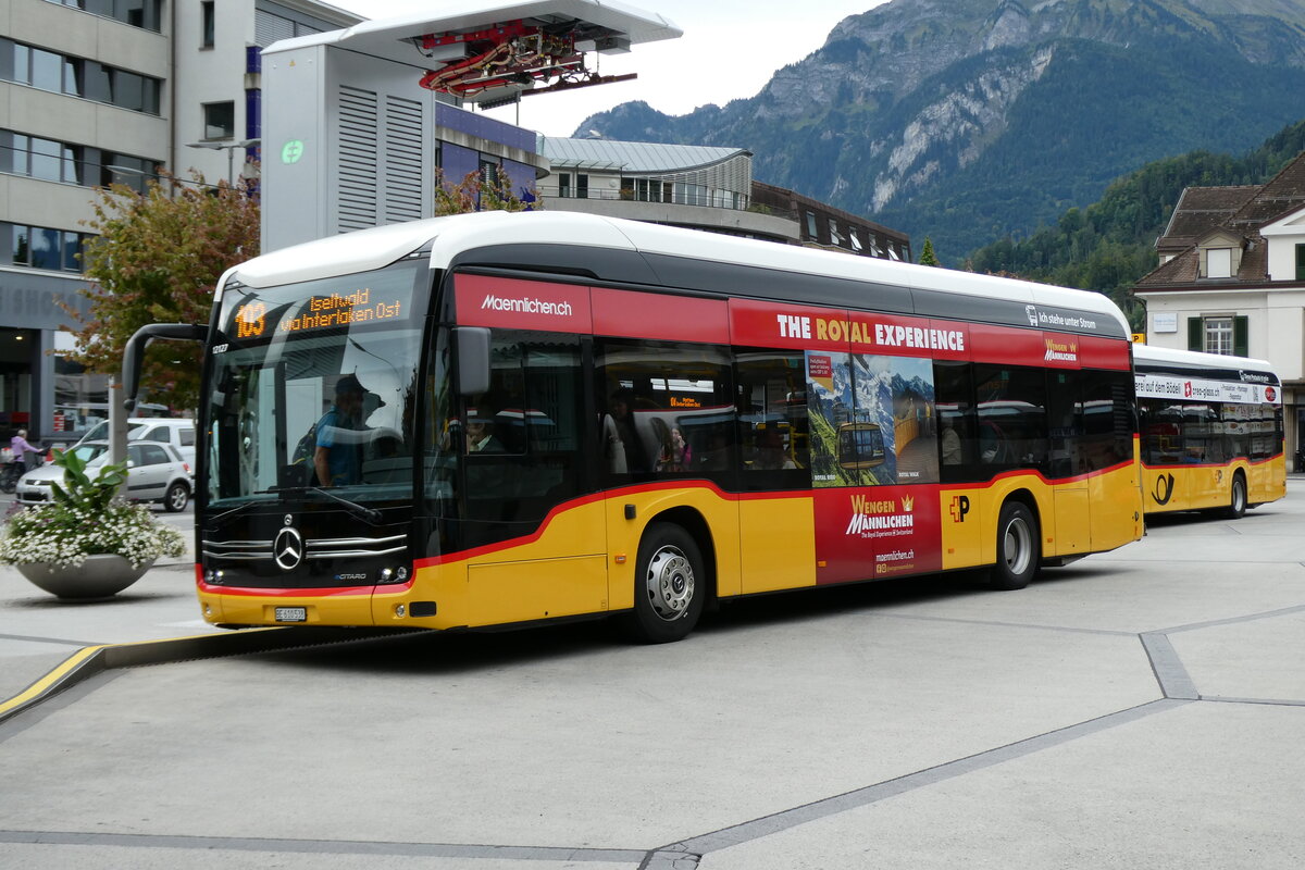 (279'878) - PostAuto Bern - BE 610'538/PID 12'127 - eMercedes am 4. September 2025 beim Bahnhof Interlaken West