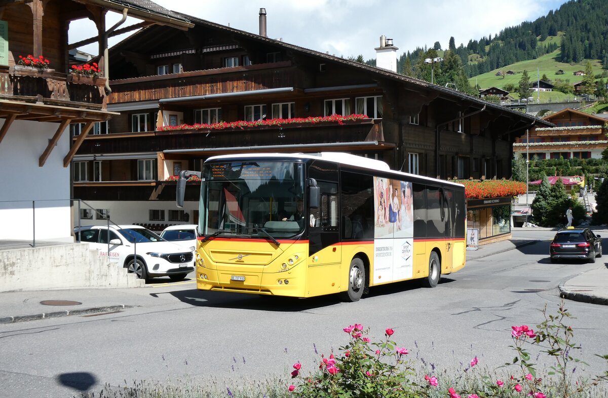 (279'899) - PostAuto Bern - BE 707'903/PID 10'964 - Volvo (ex Kbli, Gstaad) am 5. September 2025 beim Bahnhof Gstaad
