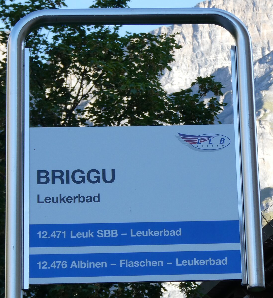 (279'934) - LLB-Haltestellenschild - Leukerbad, Briggu - am 6. September 2025