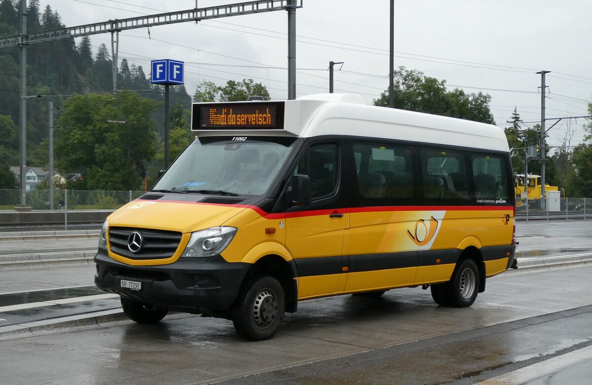 (280'089) - PostAuto Graubnden - GR 77'292/PID 11'002 - Mercedes (ex Nr. 34; ex Nr. 4) am 9. September 2025 beim Bahnhof Ilanz