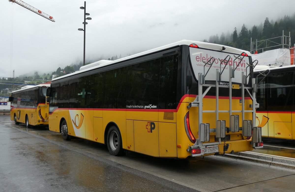 (280'116) - PostAuto Graubnden - GR 176'057/PID 11'637 - Iveco (ex Nr. 11; ex Fontana, Ilanz Nr. 11) am 9. September 2025 beim Bahnhof Ilanz