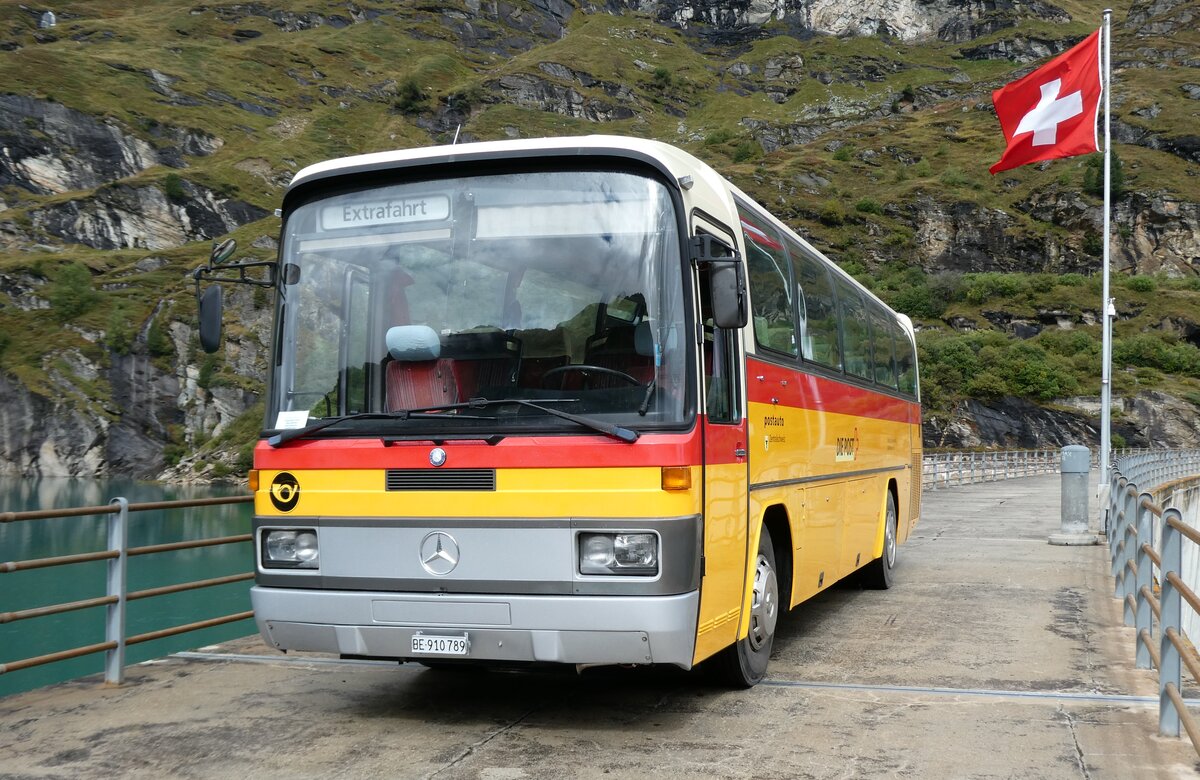 (280'140) - Buzzi, Bern - BE 910'789 - Mercedes (ex Mattli, Wassen/PID 2295) am 9. September 2025 in Zervreila, Staumauer
