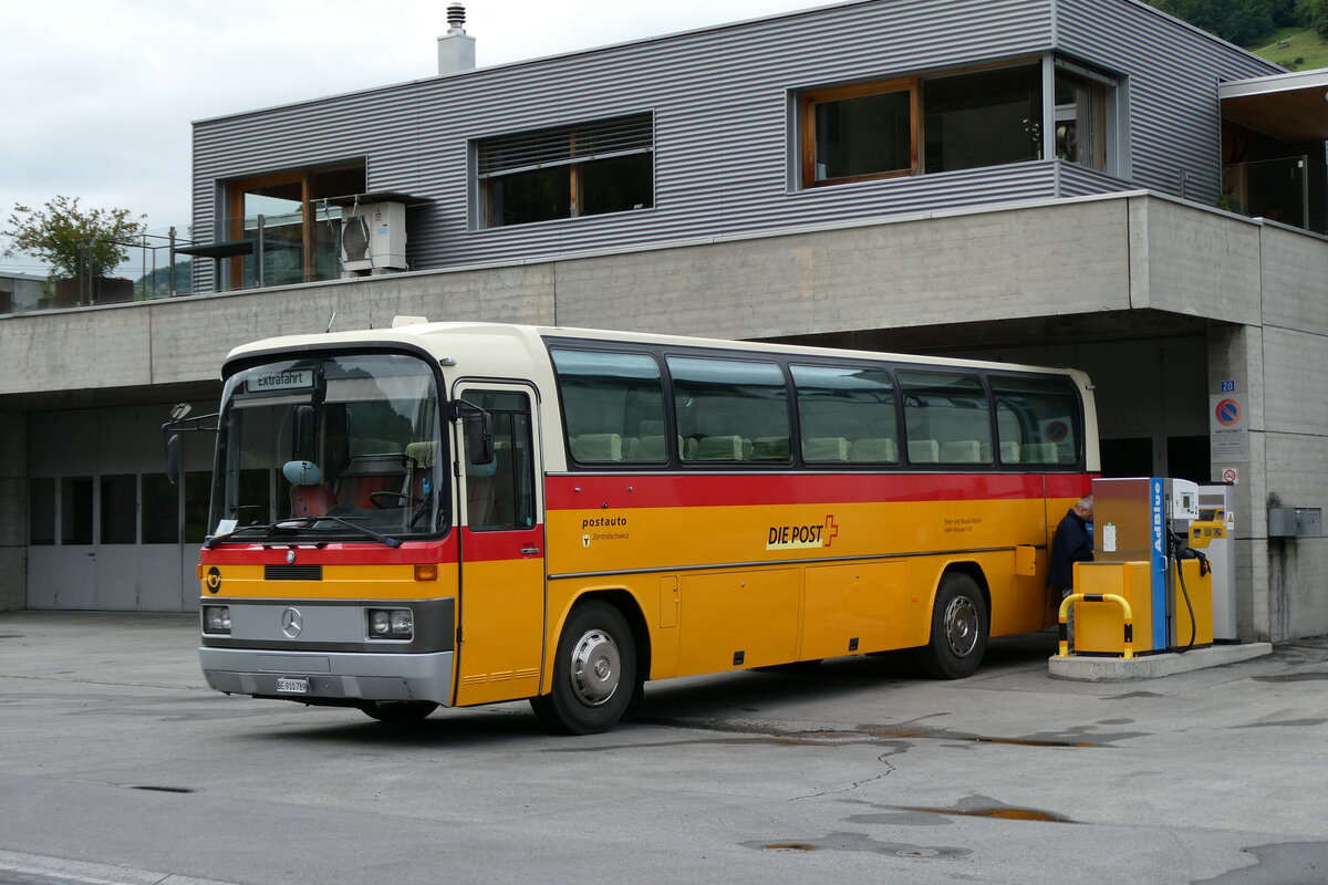 (280'198) - Buzzi, Bern - BE 910'789 - Mercedes (ex Mattli, Wassen/PID 2295) am 9. September 2025 in Ilanz, Garage Fontana 