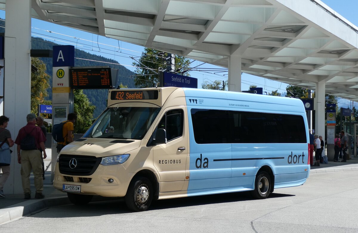 (280'532) - Breuss, Rankweil - LA 295 DW - Mercedes am 18. September 2025 beim Bahnhof Seefeld