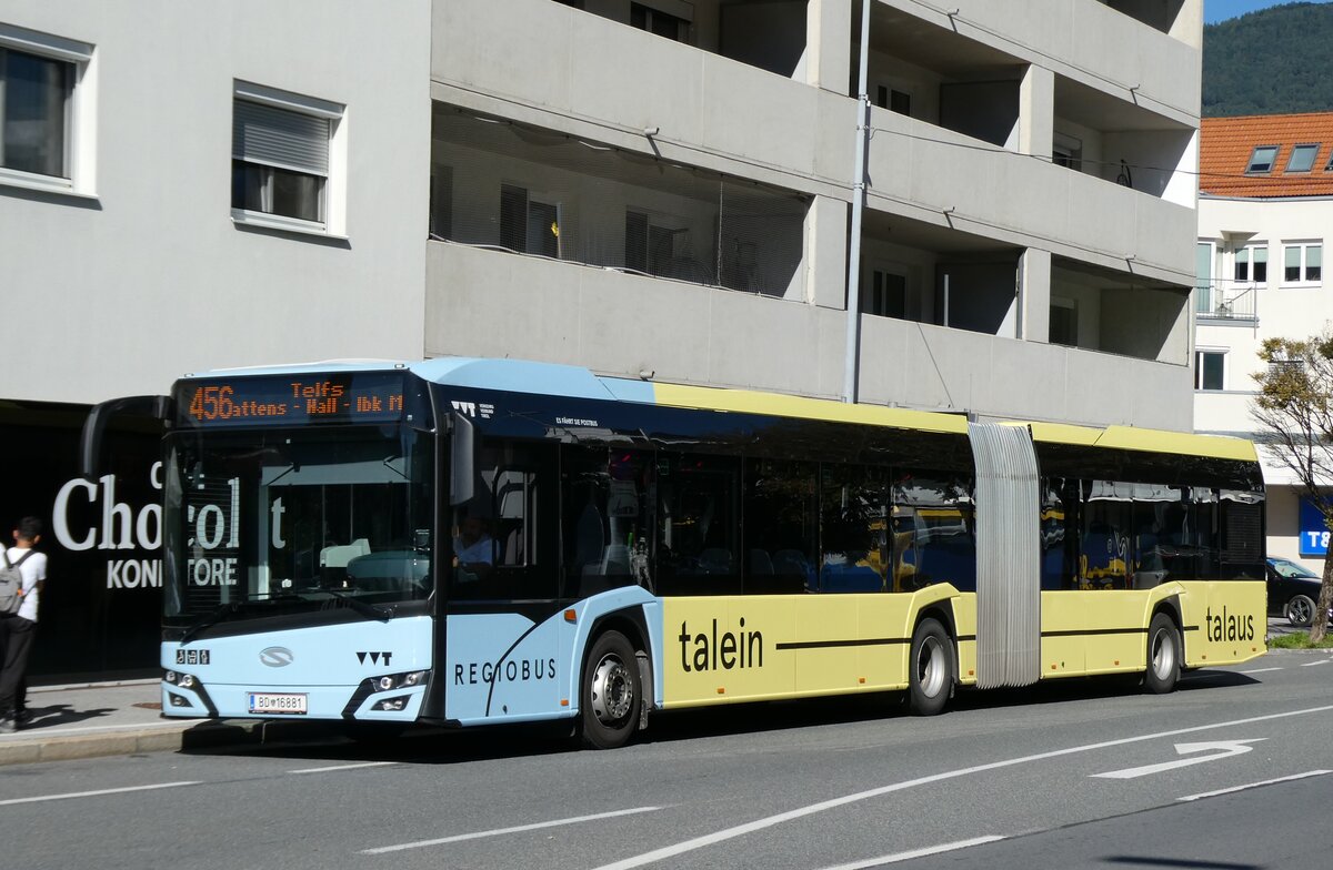 (280'540) - PostBus - BD 16'881 - Solaris am 18. September 2025 in Telfs, Anton-Auer-Strasse