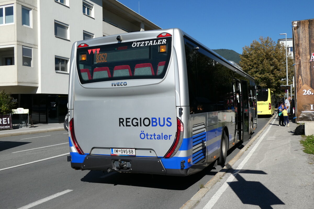 (280'543) - VG Slden - IM OVG 68 - Iveco am 18. September 2025 in Telfs, Anton-Auer-Strasse