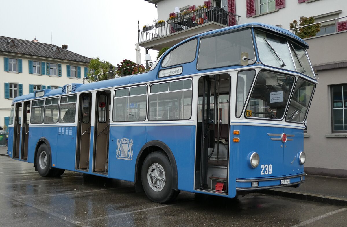 (280'681) - VBZ Zrich (FBW-Club) - Nr. 239/ZH 91'996 U - FBW/Tscher Hochlenker (ex Kamm, Schlieren; ex VBZ Zrich Nr. 239; ex VBZ Zrich Nr. 219) am 27. September 2025 beim Bahnhof Wdenswil