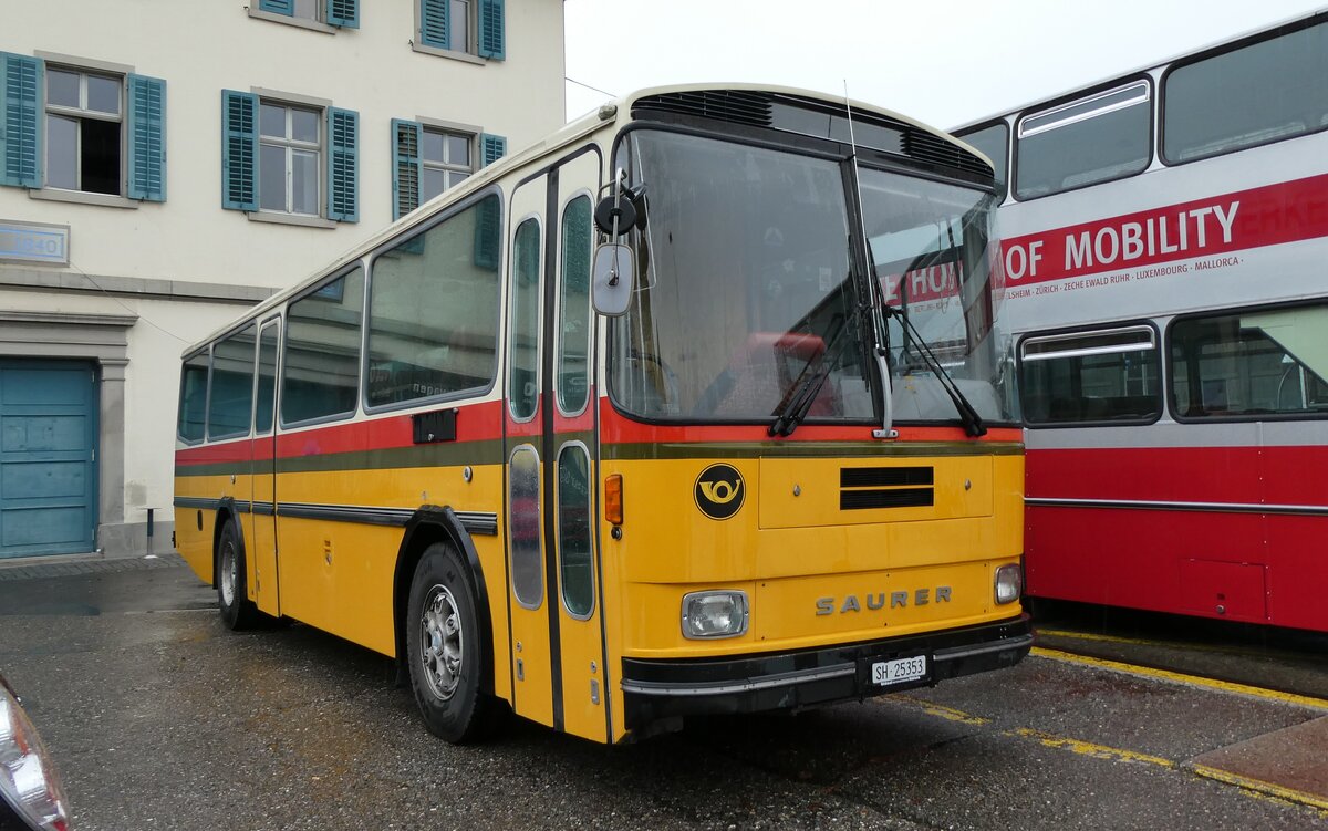 (280'696) - Peter, Winterthur - SH 25'353 - Saurer/Tscher (ex Emch, Algetshausen; ex Maillard, Evolne; ex Segessenmann, Burgistein; ex P 24'229) am 27. September 2025 beim Bahnhof Wdenswil