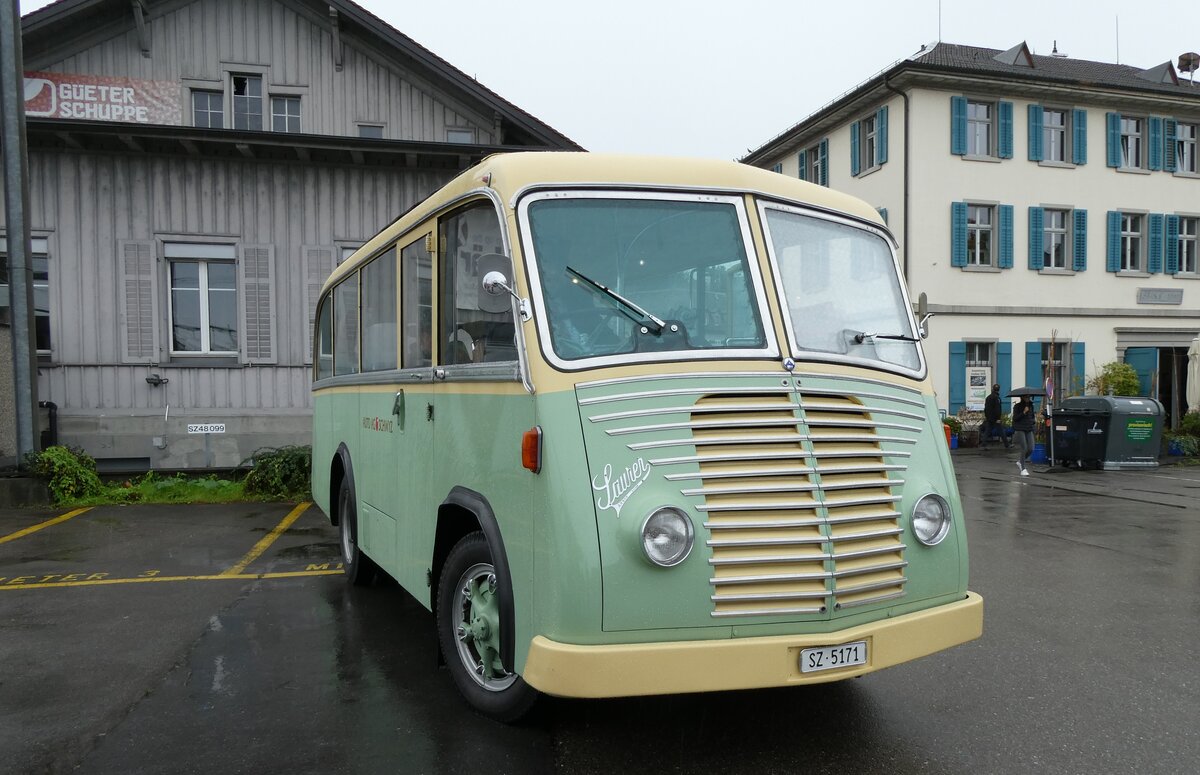 (280'702) - AAGS Schwyz - Nr. 1/SZ 5171 - Saurer/Geser (ex Nr. 9; ex Nr. 17; ex Nr. 9; ex Nr. 1) am 27. September 2025 beim Bahnhof Wdenswil