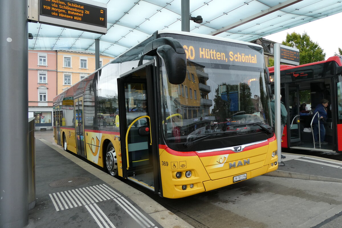 (280'739) - PostAuto Zrich - Nr. 369/ZH 781'194/PID 11'117 - MAN am 27. September 2025 beim Bahnhof Wdenswil