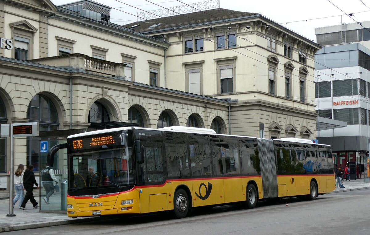 (280'800) - Moser, Flaach - Nr. 293/ZH 186'956/PID 10'109 - MAN am 27. September 2025 beim Hauptbahnhof Winterthur