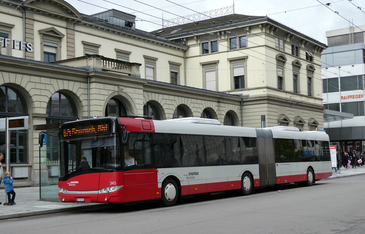 (280'803) - SW Winterthur - Nr. 345/ZH 766'345 - Solaris am 27. September 2025 beim Hauptbahnhof Winterthur