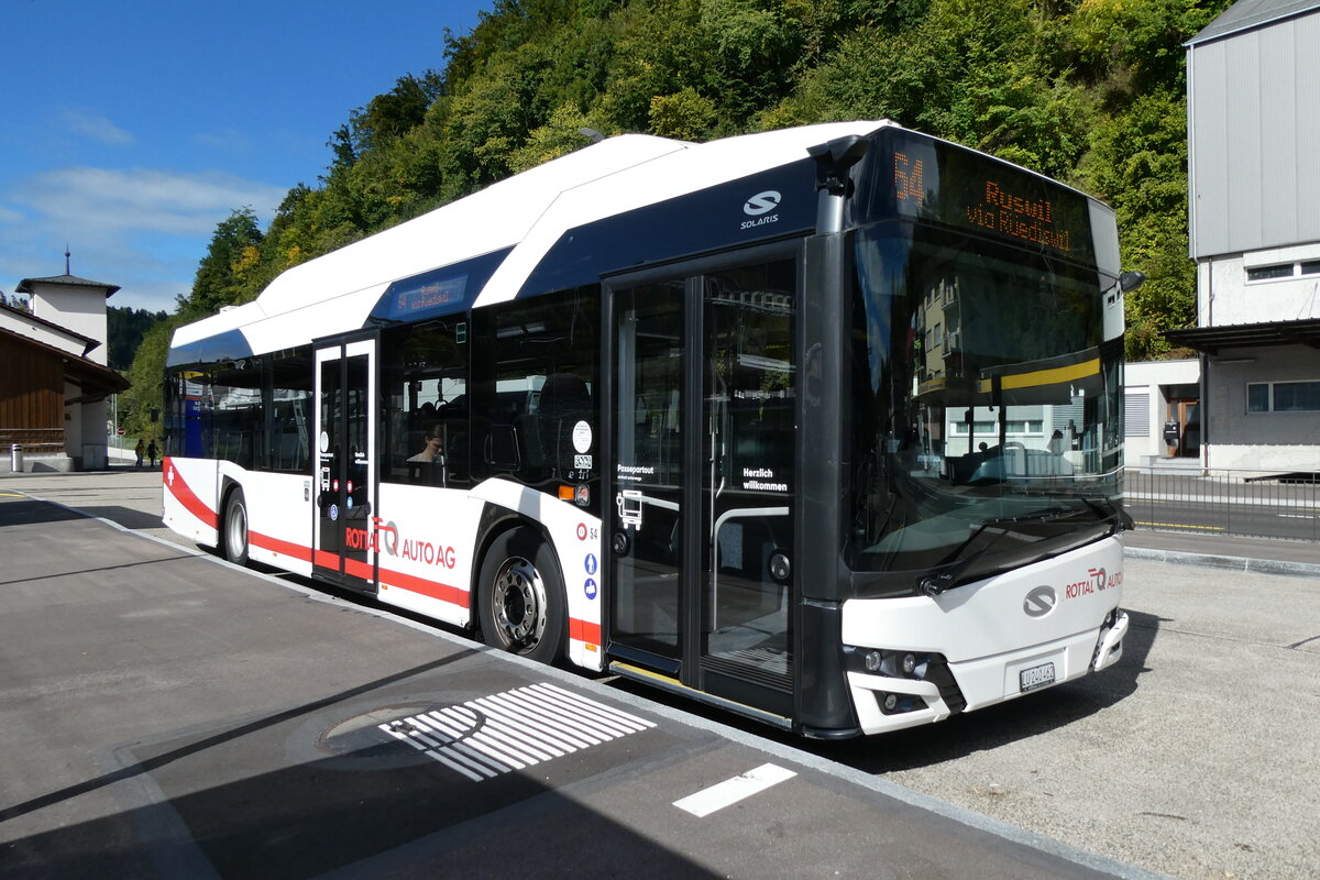 (280'970) - ARAG Ruswil - Nr. 54/LU 240'462 - eSolaris am 4. Oktober 2025 beim Bahnhof Wolhusen
