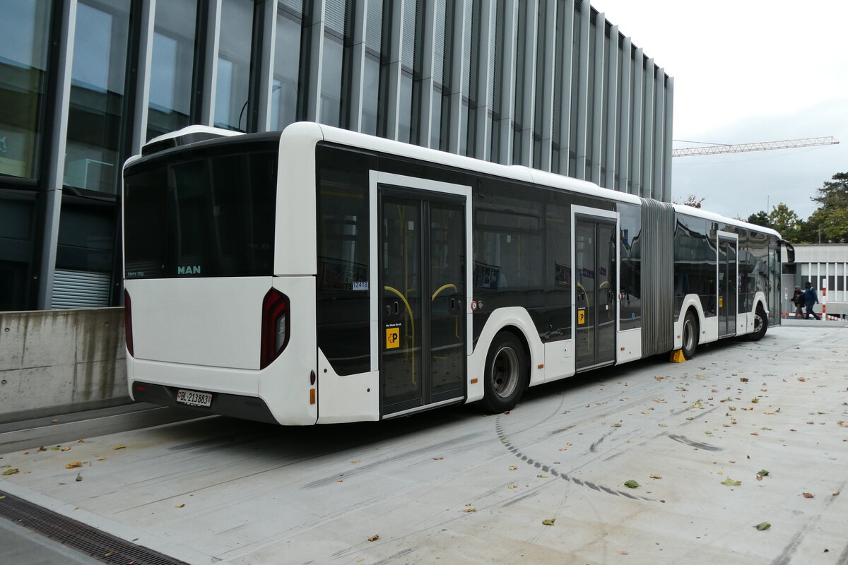 (280'978) - PostAuto Nordschweiz - BL 213'883/PID 12'418 - MAN (ex RSVG Troisdorf/D Nr. 2808) am 4. Oktober 2025 in Bern, Postautostation