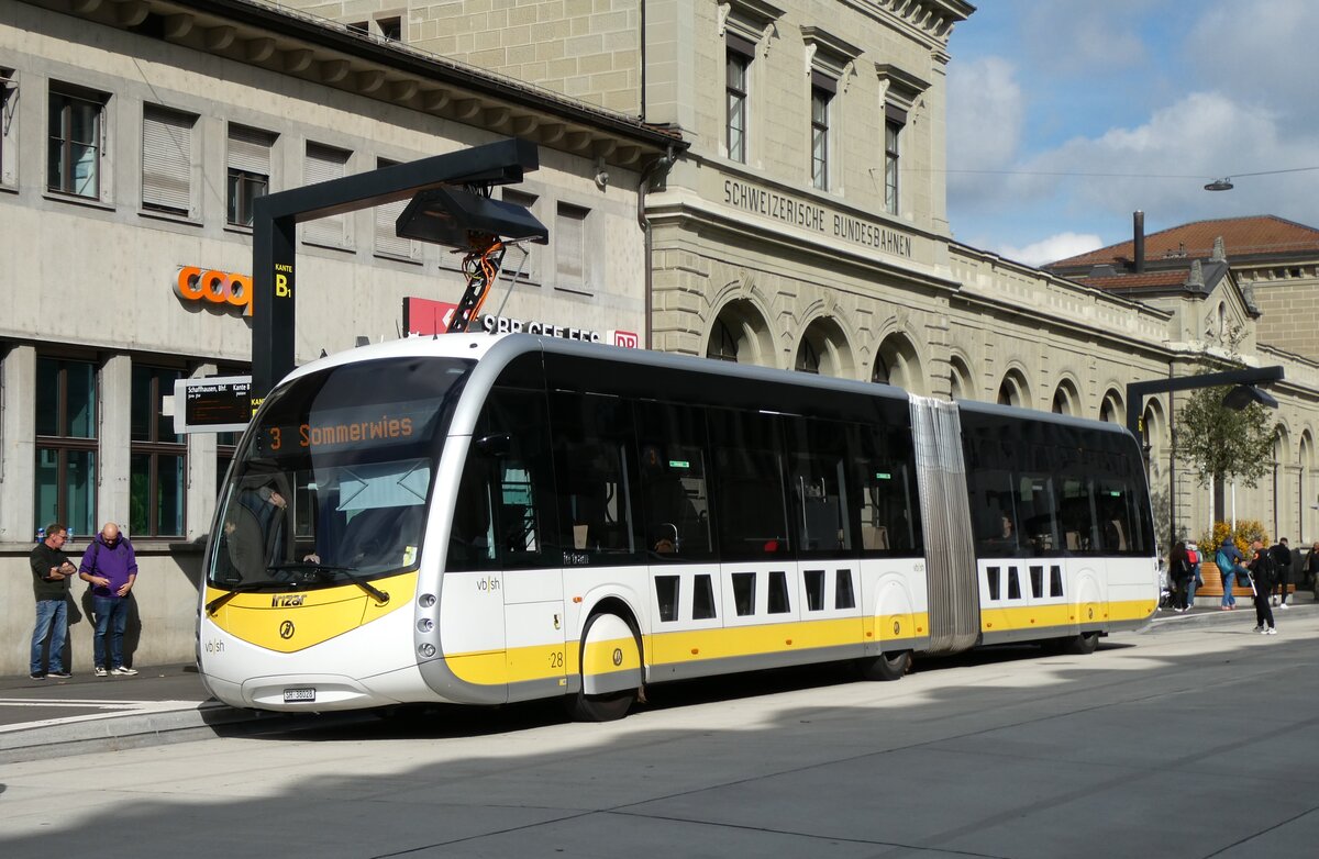 (281'133) - VBSH Schaffhausen - Nr. 28/SH 38'028 - eIrizar am 10. Oktober 2025 beim Bahnhof Schaffhausen