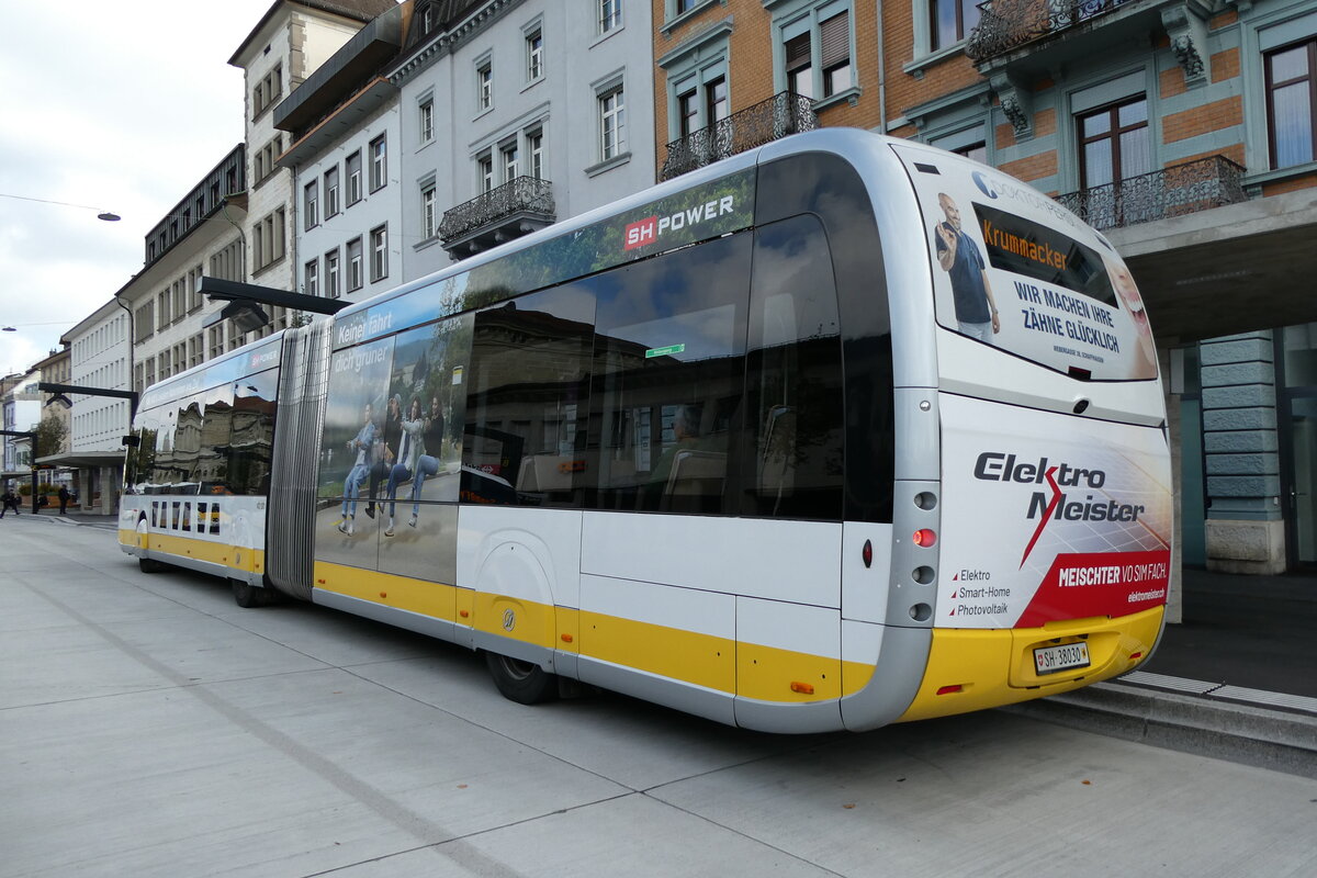 (281'135) - VBSH Schaffhausen - Nr. 30/SH 38'030 - eIrizar am 10. Oktober 2025 beim Bahnhof Schaffhausen